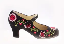 Black Embroidered Flamenco Shoe Begoña Cervera | FlamencoExport